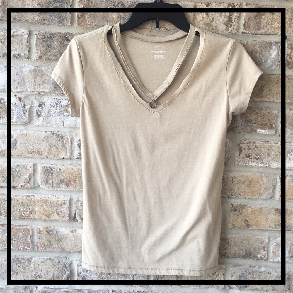 🆕 TAN TSHIRT TEE DISTRESSED & EMBELLISHED VNECK
